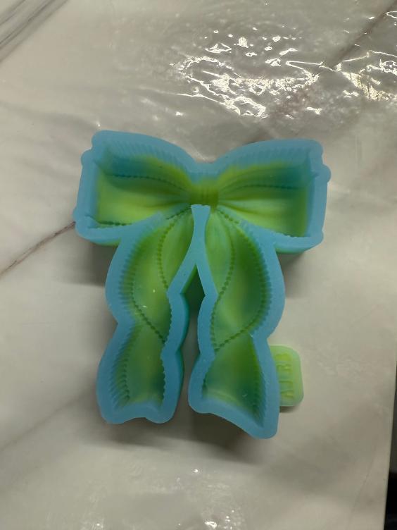 Flowing Twisty Bow 3D